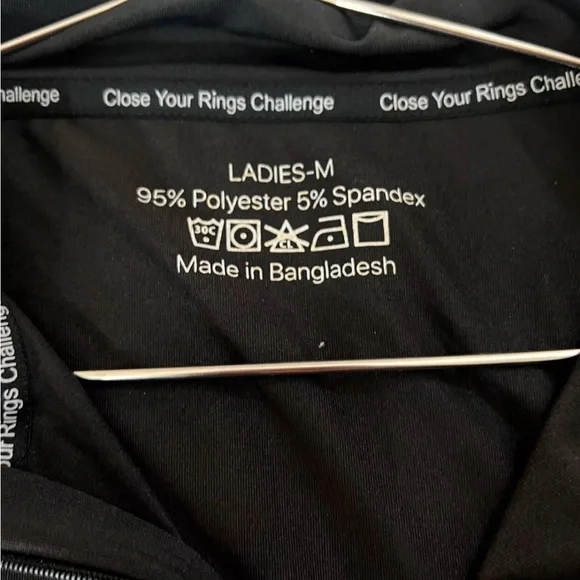 Apple one of a kind pullover - Close Your Rings Challenge award / Ladies Sz M - Picture 3 of 6